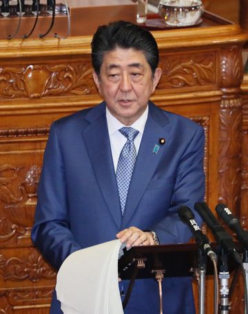 Photograph of the Prime Minister delivering a policy speech during the plenary session of the House of Councillors (2)