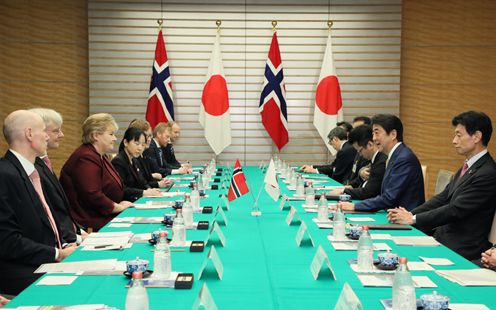 Photograph of the Japan-Norway Summit Meeting