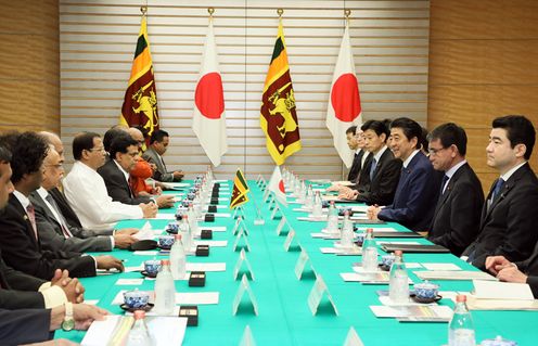 Photograph of the Japan-Sri Lanka Summit Meeting