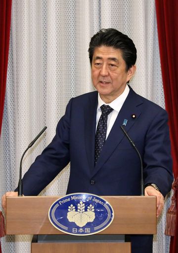 Photograph of the Prime Minister delivering an address at the dinner banquet (2)