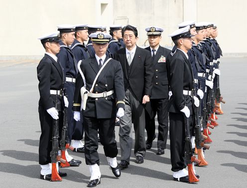 Photograph of the salute and the guard of honor ceremony (1)