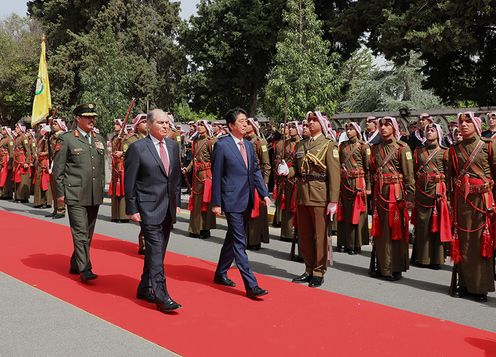 Photograph of the Prime Minister attending the welcome ceremony