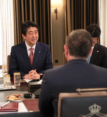 Photograph of the Japan-Jordan Summit Meeting