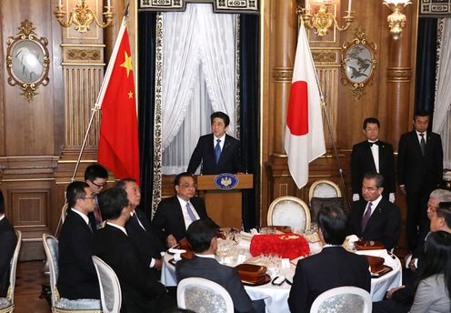 Photograph of the banquet for the Japan-China Summit Meeting