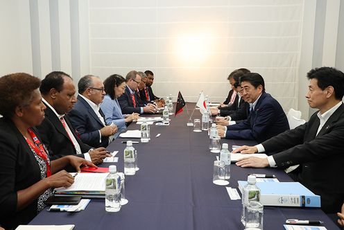 Photograph of the Japan-Papua New Guinea Summit Meeting