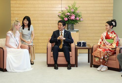 Photograph of the Prime Minister receiving the courtesy call