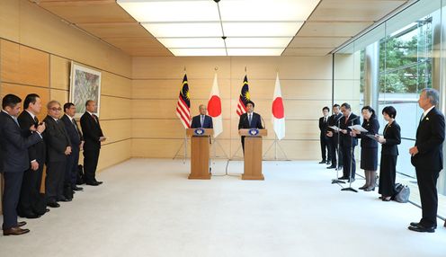 Photograph of the joint press announcement