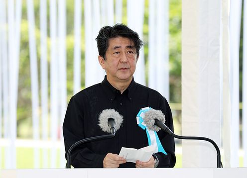 Photograph of the Prime Minister delivering an address at the Memorial Ceremony to Commemorate the Fallen on the 73rd Anniversary of the End of the Battle of Okinawa (1)