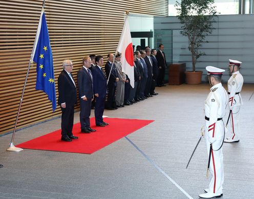 Photograph of the salute and the guard of honor ceremony