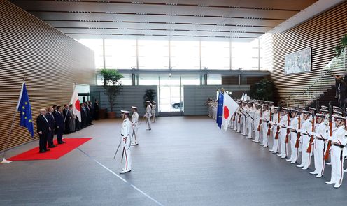 Photograph of the salute and the guard of honor ceremony