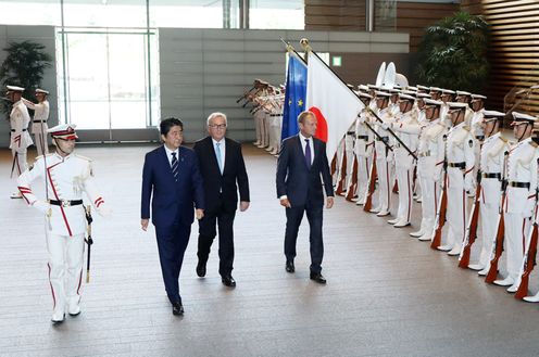 Photograph of the salute and the guard of honor ceremony