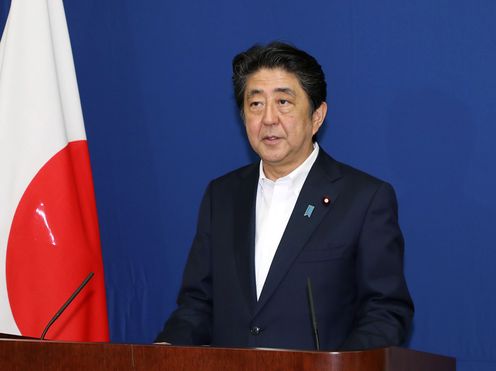 Photograph of the Prime Minister giving a press conference as part of the exercise