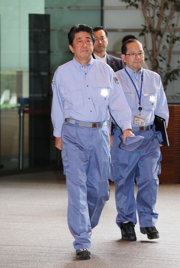 Photograph of the Prime Minister walking to the assembling point