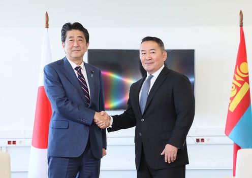 Photograph of the Japan-Mongolia Summit Meeting