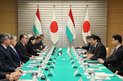 Photograph of the Japan-Tajikistan Summit Meeting