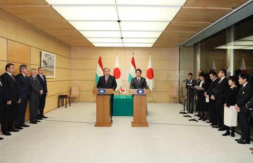 Photograph of the joint press announcement