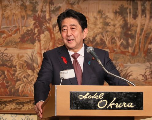 Photograph of Prime Minister Abe delivering an address