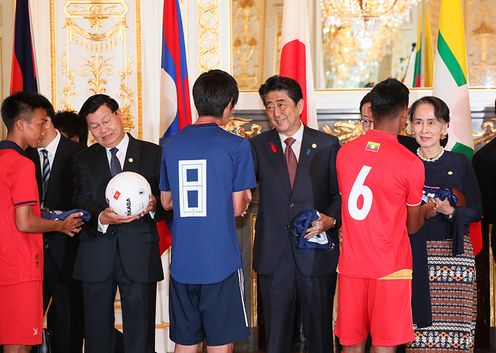 Photograph of the exchange between soccer players of Japan and the countries of the Mekong region 