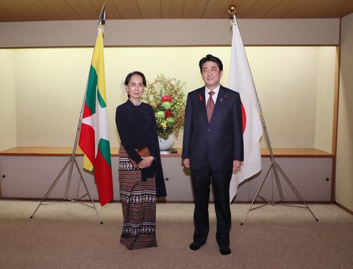 Photograph of the banquet hosted by the Prime Minister