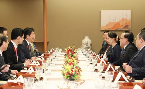 Photograph of the banquet hosted by the Prime Minister