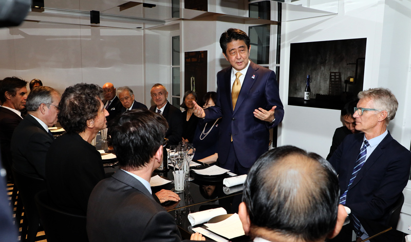 Photograph of the dinner with representatives of Japonismes