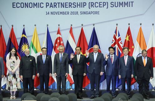 Photograph of the Prime Minister attending a photograph session at the RCEP Summit