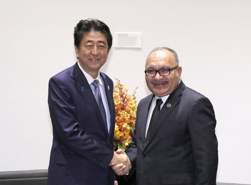 Photograph of the Japan-Papua New Guinea Summit Meeting