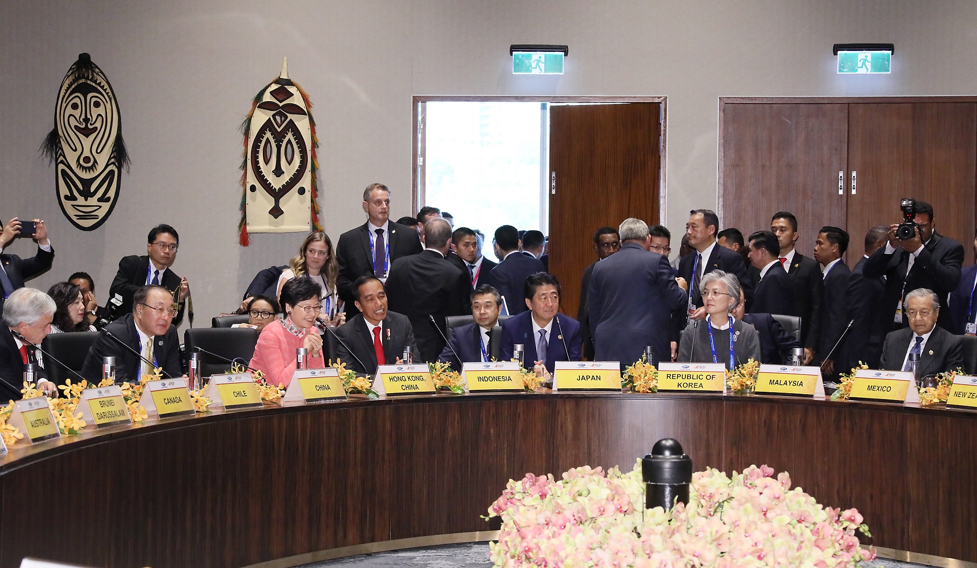 Photograph of the APEC Leaders’ Dialogue with Pacific Island Leaders