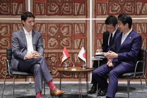 Photograph of the Japan-Canada Summit Meeting