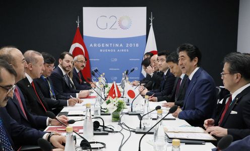 Photograph of the Japan-Turkey Summit Meeting (2)