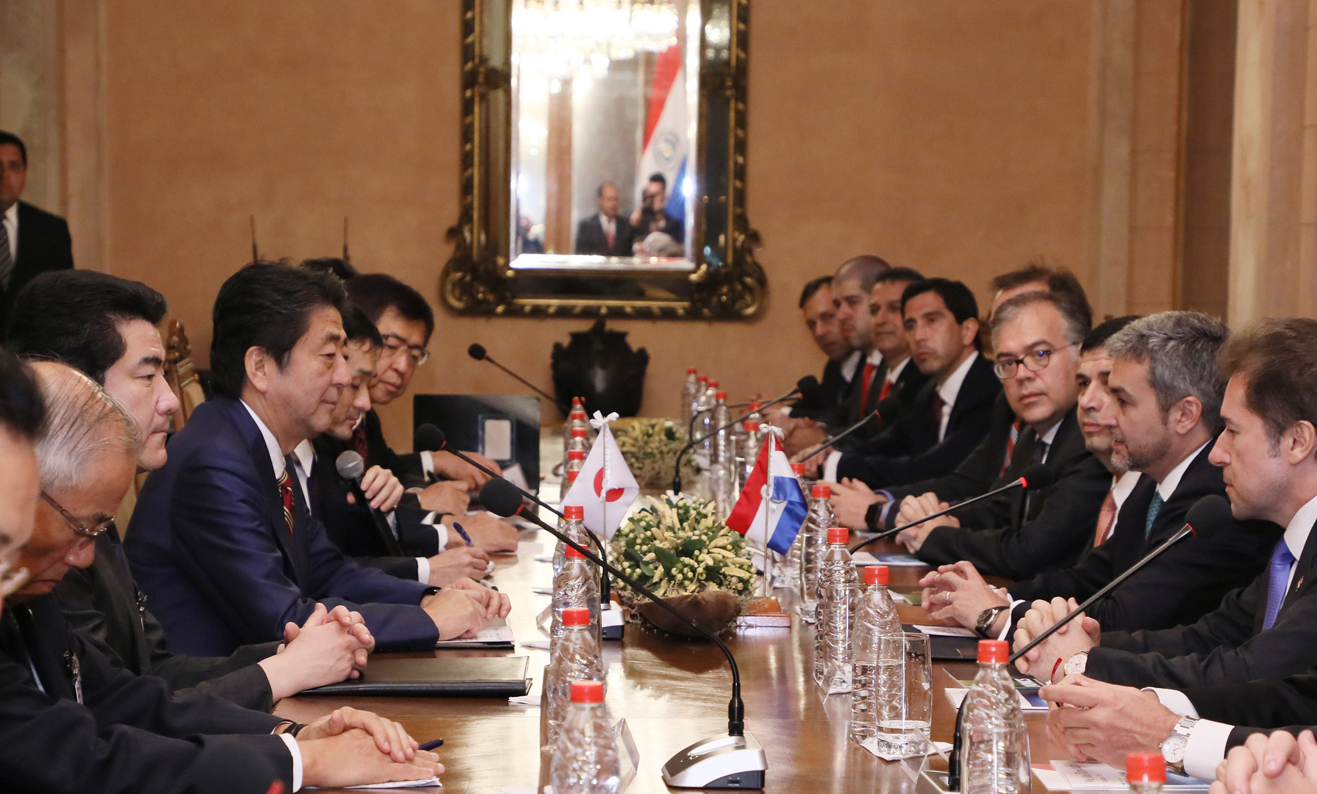 Photograph of the Japan-Paraguay Summit Meeting