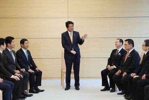 Photograph of the Prime Minister receiving the courtesy call