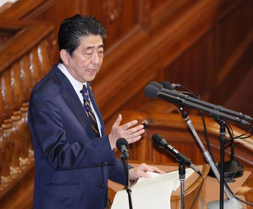 Photograph of the Prime Minister delivering a policy speech during the plenary session of the House of Representatives