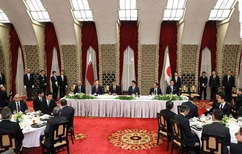 Photograph of the Prime Minister delivering an address at the banquet hosted by the Prime Minister