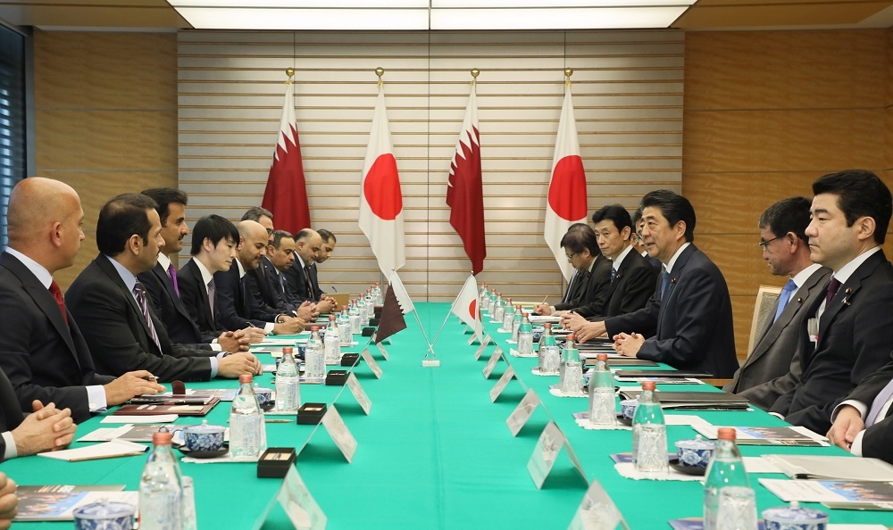 Photograph of the Japan-Qatar Summit Meeting