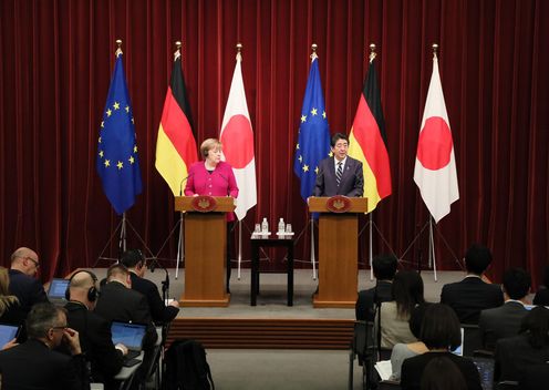 Photograph of the Japan-Germany joint press conference