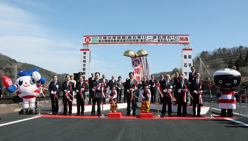 Photograph of the Prime Minister attending the ribbon cutting