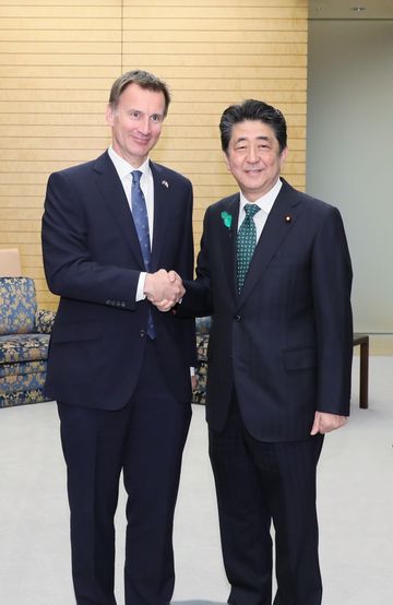 Photograph of the Prime Minister receiving the courtesy call (1)