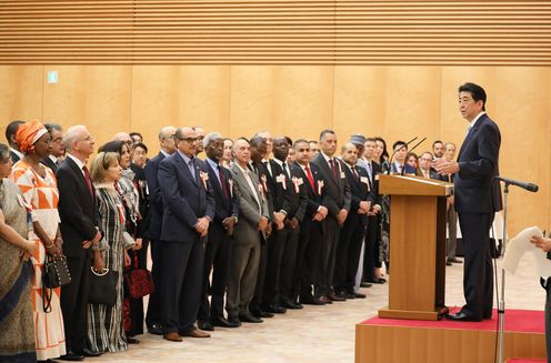 Photograph of the Prime Minister delivering an address (2)