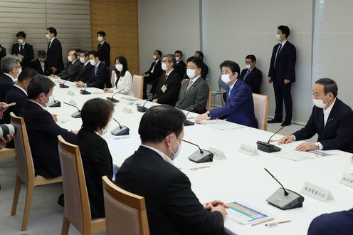 Photograph of the Prime Minister making a statement (3)