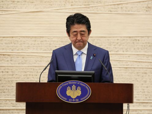 Photograph of the Prime Minister holding the press conference (7)