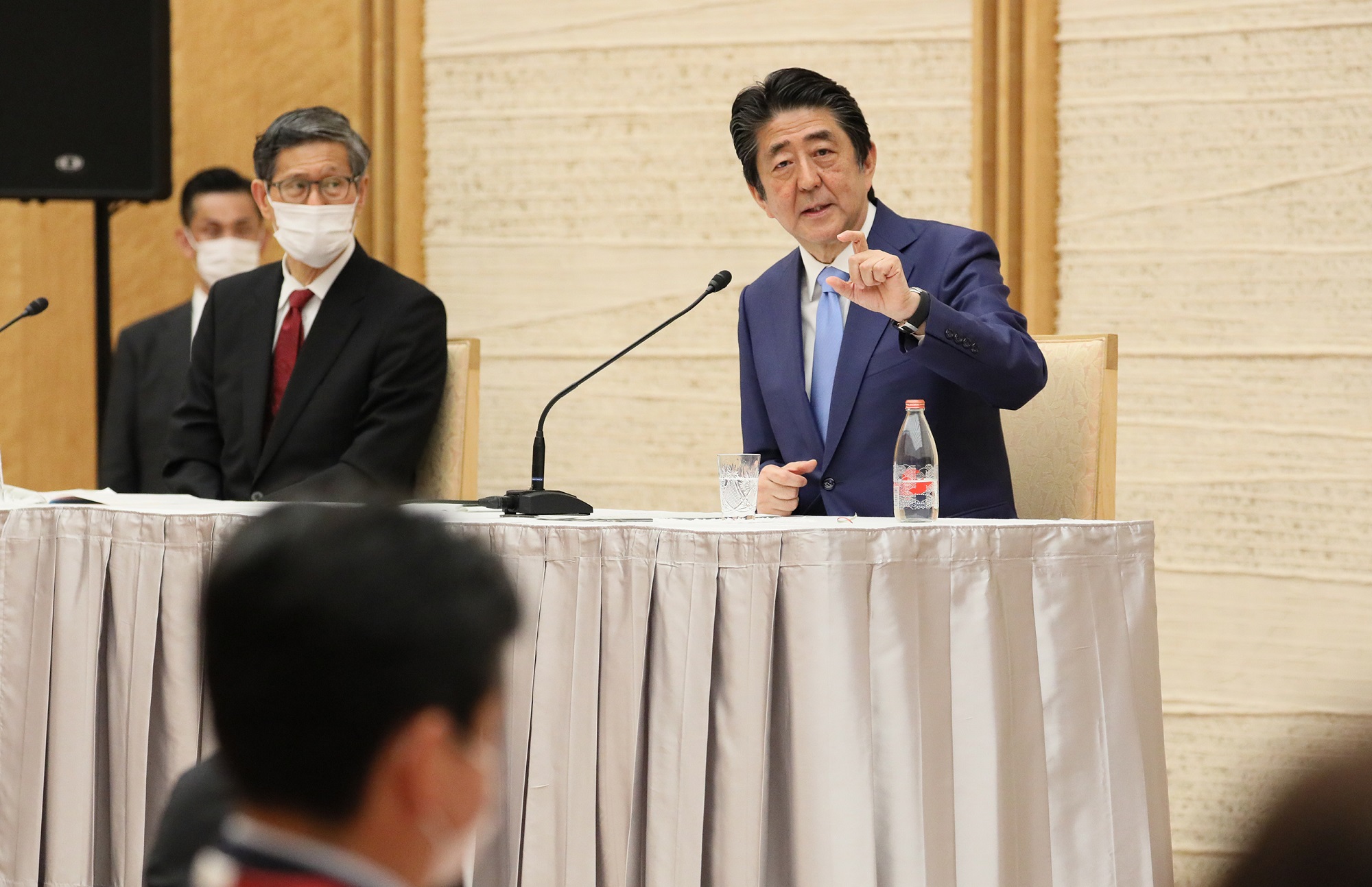 Photograph of the Prime Minister holding the press conference (20)