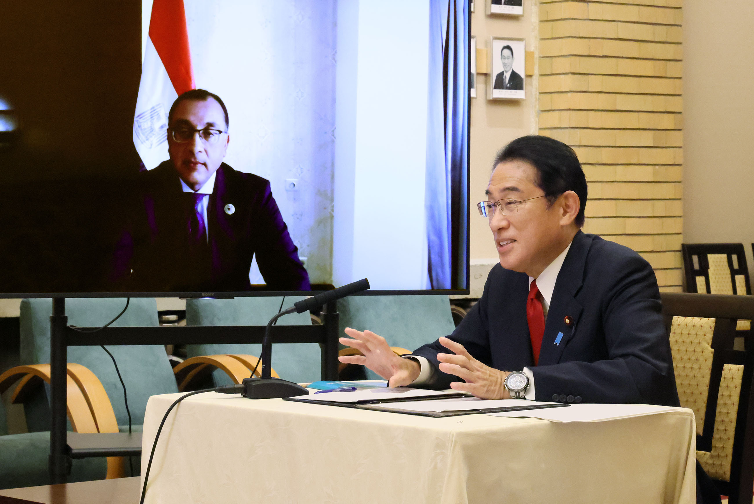 Photograph of the Japan-Egypt Video Summit Meeting (1)