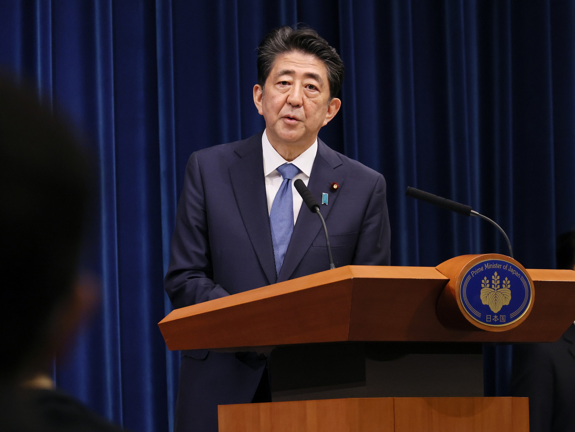 Photograph of the Prime Minister holding the press conference (8)