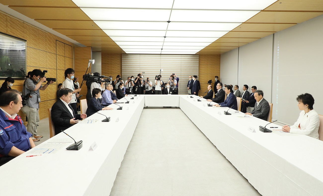 Photograph of the Prime Minister attending the meeting (4)