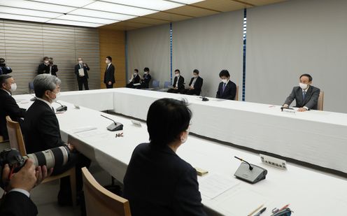 Photograph of the Prime Minister delivering an address (6)