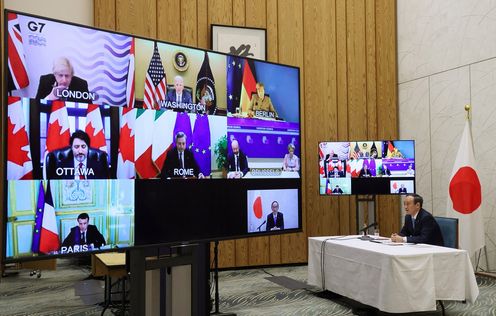 Photograph of the Primie Minister attending the video conference (3)