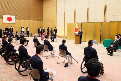 Photograph  of the Prime Minister delivering an address (3)