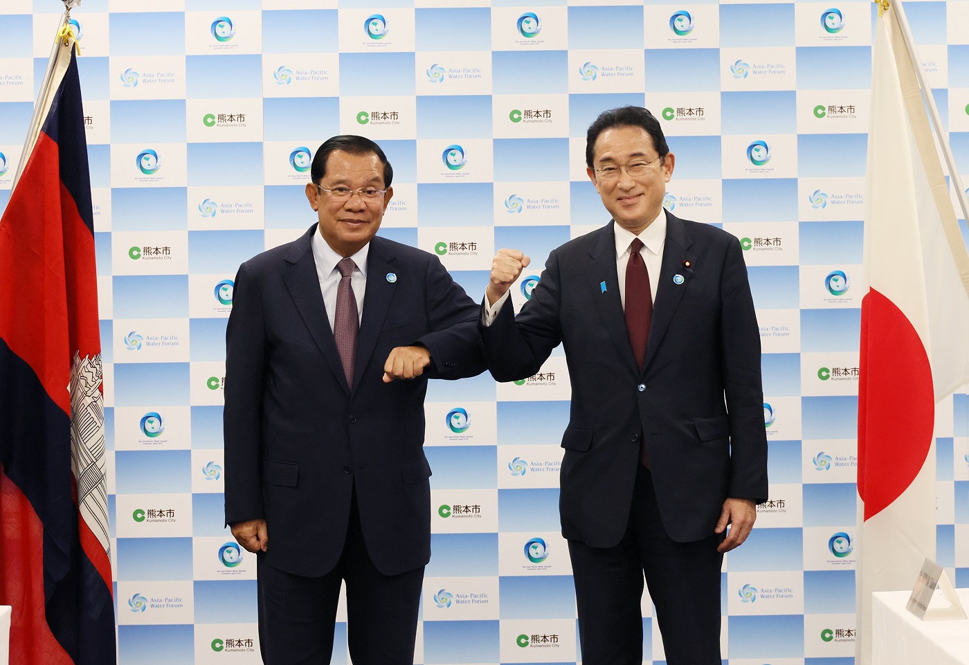 Japan-Cambodia Summit Meeting (1)