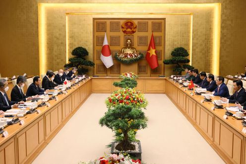 Photograph of the Japan-Viet Nam Summit Meeting (3)